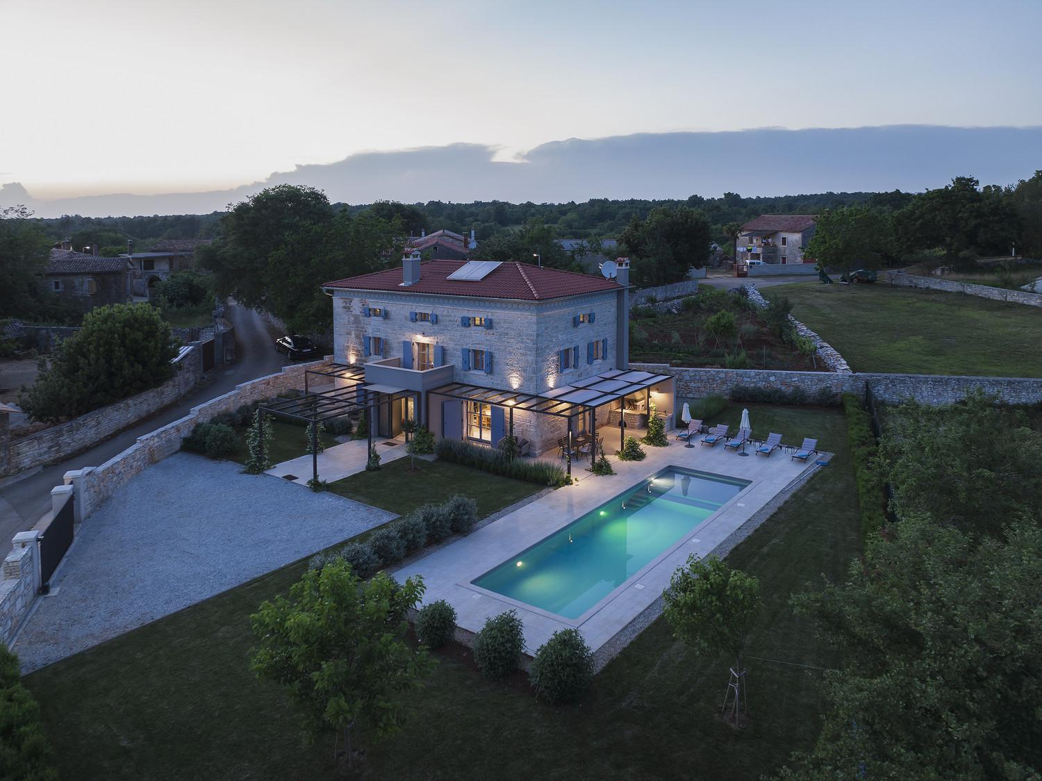 Villa Pi For 8 People In Central Istria With Heated Pool & Large Garden Tinjan Buitenkant foto
