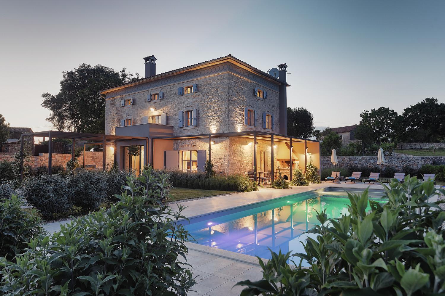Villa Pi For 8 People In Central Istria With Heated Pool & Large Garden Tinjan Buitenkant foto